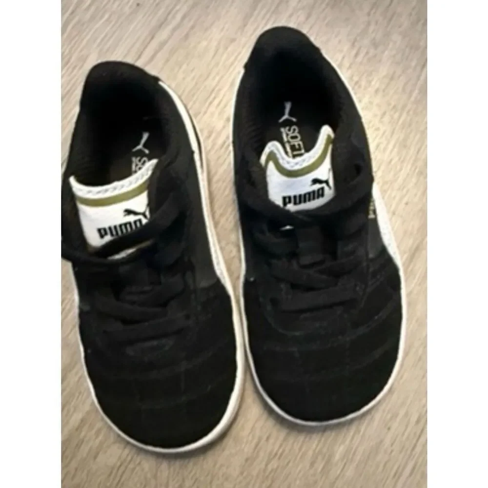 PUMA Unisex Baby Astro Kick Sneakers‎ | Black/White | Size 5